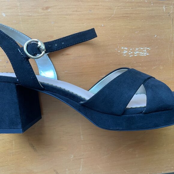 Kelly & Katie Liliena Sz 9 Black Microsuede Platform Sandal (Worn once) - Picture 14 of 16